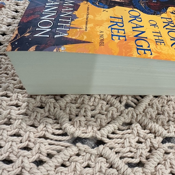 THE PRIORY OF THE ORANGE TREE by Samantha Shannon - Picture 4 of 4